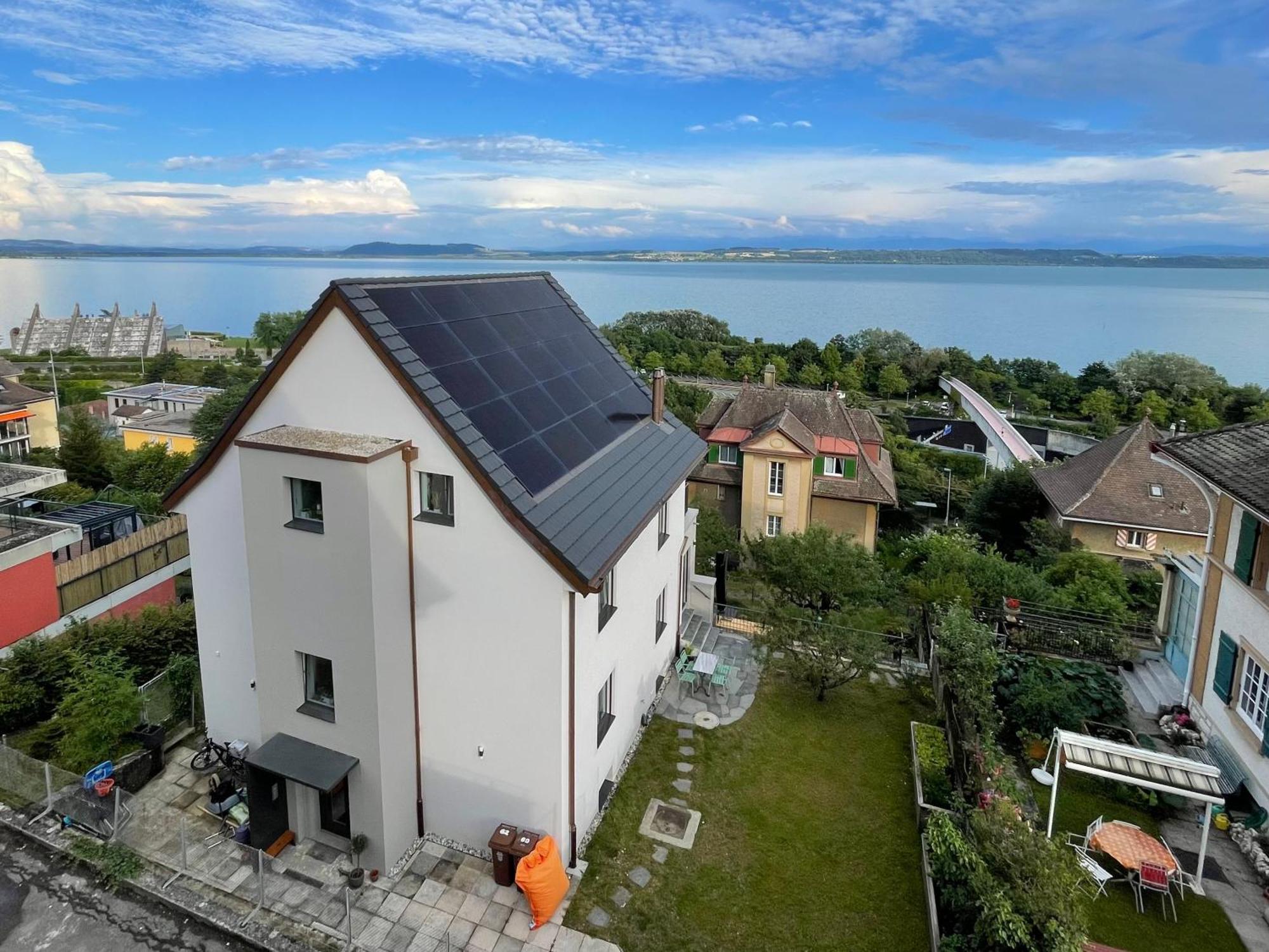Mail 62 * Neuchatel